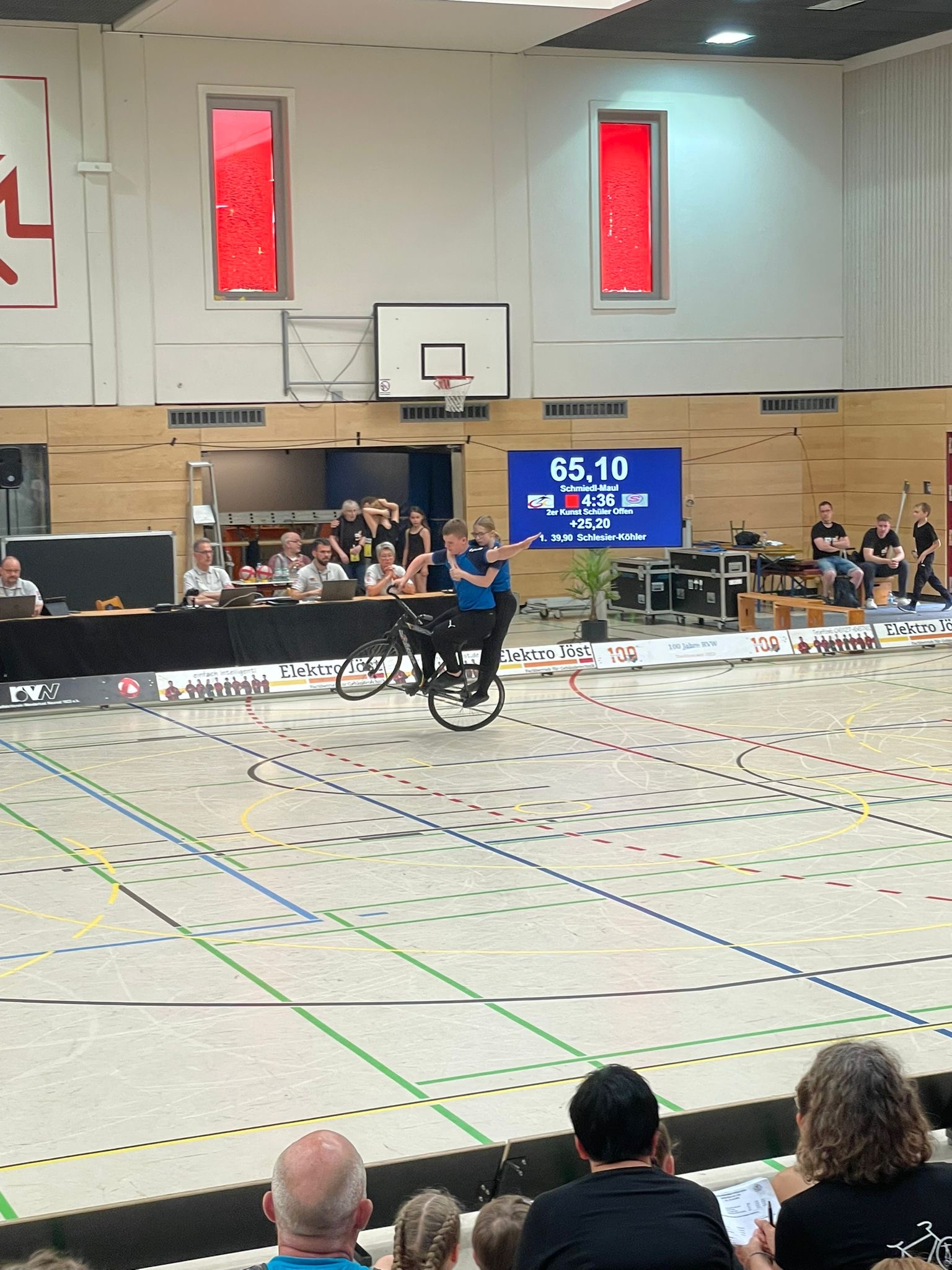 f4c40dcf-71fc-4f37-9a8d-02b538636531