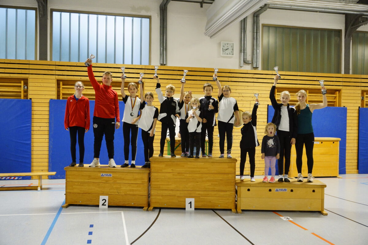 Stadtmeisterschaft im Kunstradfahren: Judith Kolb glänzt, Franziska Sippel überrascht