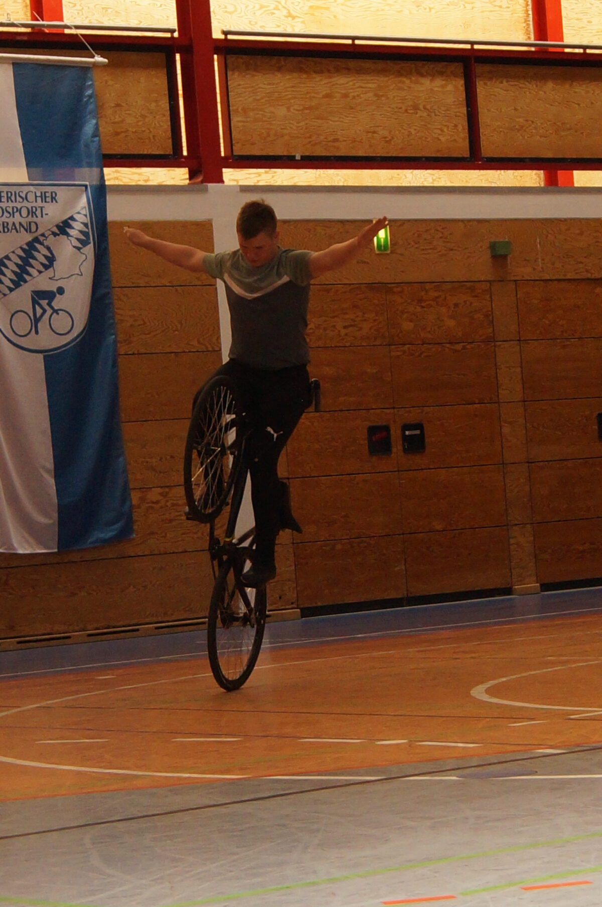 Erfolgreicher Auftritt beim Paartal-Cup in Kissing: Leon Schmiedl überzeugt im 1er –Starke Leistung auch im 2er mit Maresa Maul